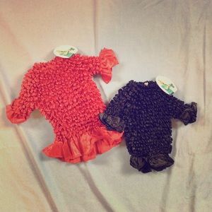 Popcorn Blouses NWT Set 2 Solid Red Black Tops WOW